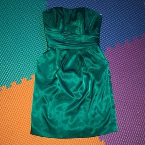 Short green dress